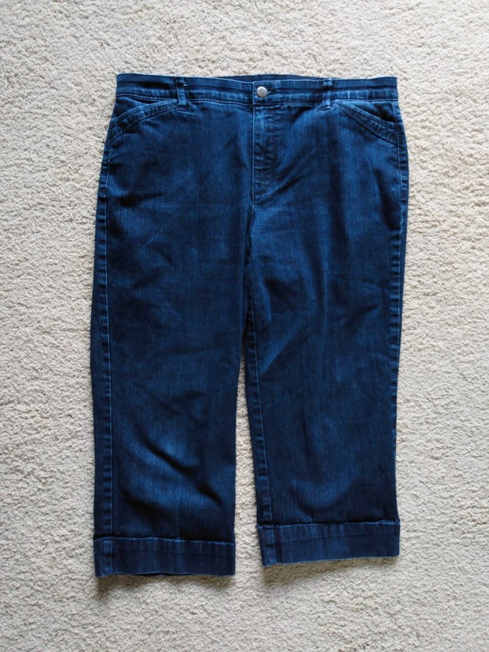 Bandolino Women’s Dark Blue Capris Maureen Comfort Waist Denim Jeans Size 12 EUC - Picture 3 of 11